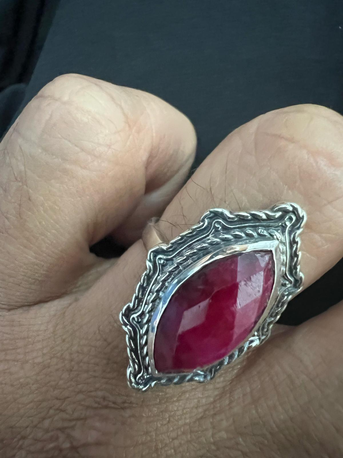 Anello argento radice di rubino