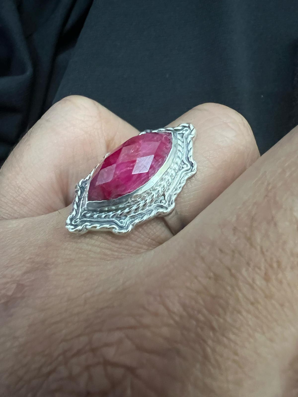 Anello argento radice di rubino