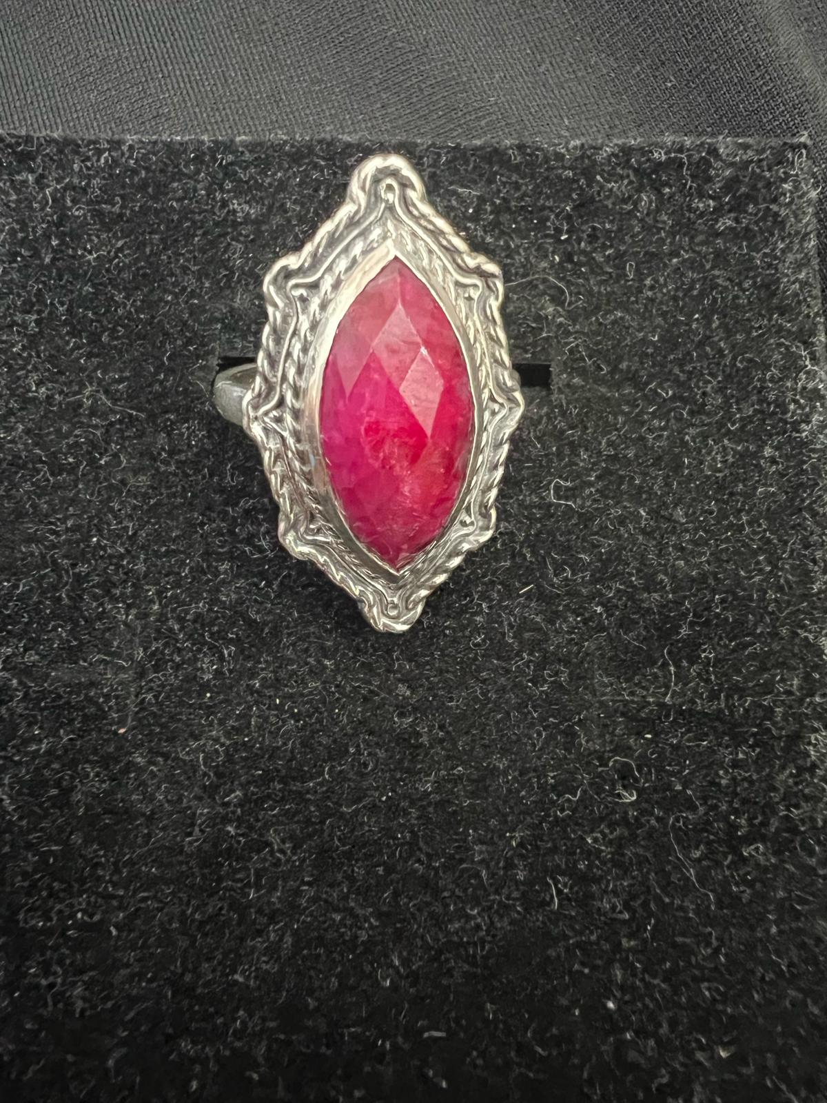 Anello argento radice di rubino
